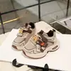 Nuevos zapatos tipo dad mesh de suela ligera para niños 2026 zapatos deportivos de otoño para niños y niñas, zapatillas casuales para correr para niños mayores