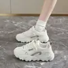 Novidades de Verão Femininas Sola Grossa Aumento de Altura Leve Tênis Pai Moda Versátil Malha Respirável Confortável Casual Tênis Esportivo