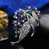 Broche de cristal de luxo leve de alta qualidade para mulheres, broche de lapela de moda simples, acessórios de vestuário, broche de pérola, fabricantes atacadistas