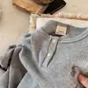 Camiseta para Niños 2026 Otoño Niños y Niñas Waffle Bordado Manga Larga Bebé Estilo Coreano Cuello Redondo Camiseta Básica de Moda