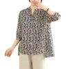 Foto Real da Nova Camisa Floral de Algodão Veludo Primavera e Verão para Mulheres, Corte Solto, Mangas Três Quartos, Gola V, Top Estiloso, Camisa Estampada