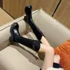 Recién llegado: Las populares botas western altas de otoño e invierno con corte en V de este año para mujer, botas largas de suela gruesa y tacón grueso para amazonas.