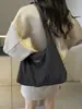 Nuevo bolso de hombro plisado de verano, simple y elegante, bolso versátil, bolso cruzado ajustable de gran capacidad estilo coreano para el día a día