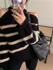 Suéter de malha versátil outonal estilo francês, manga longa, listrado, gola redonda, design vazado ombro a ombro para mulheres, suéter de veludo de veado