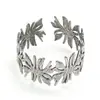 Pulsera de Apertura Asimétrica de Hoja Estilo Retro Europeo y Americano Transfronterizo Pulsera de Acero Inoxidable Versión Ancha Lujo Accesible Personalizado