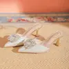 Elegantes Medias Zapatillas Estilo Francés Ropa de Exterior para Mujer 2025 Nuevo Verano Pedrería de Alta Gama Modernos Punta Transparente Tacones Altos