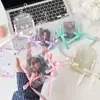 Portatarjetas con Alas de Ángel Ins Cubierta Protectora para Tarjetas de Foto de Ídolos Polaroid PVC Colgante para Mochila Almacenamiento de Tarjeta de Campus Tarjeta de Comida