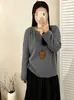 Top de punto para mujer de talla grande, cuello redondo, medio abierto en el pecho con huecos, estilo otoño 2026, manga larga holgada para mujeres de talla grande