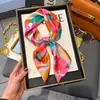 Bufanda de Seda Vintage Nueva, Versátil y Elegante, Bufanda Cuadrada Pequeña de 70 cm Estilo Francés, Tacto de Seda Sintética, Venta al por Mayor