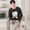 Pijama de algodón para hombre de manga larga y pantalón largo en stock, nuevo estilo de otoño, cuello redondo, sin botones, casual, se puede usar afuera, conjunto de dos piezas para estar en casa