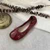Mocasines de Suela Plana Estilo Suave Brisa de Noche Zapatos de Hada 2025 Nuevos Zapatos de Abuela de Primavera Zapatos Rojos Pequeños para Boda