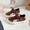 Tênis de treino casuais de sola grossa estilo coreano, marrom americano, alemão, para mulheres, inverno 2026 G1525