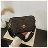 Bolso pequeño de moda transfronterizo para mujer 2026, bolso de hombro para mujer, bolso de alta gama elegante para teléfono móvil, bolso cruzado, nuevo diseño versátil