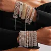 Pulsera de Hebilla de Bloqueo Hueca Cruzada Redonda y Cuadrada Incrustada con Diamantes Transfronteriza Europea y Americana, Lujo Ligero, Personalizada, Joyería Sencilla para la Mano para Mujeres