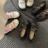 Zapatos Mary Jane estilo francés para mujer, novedad verano 2026, mocasines pequeños versátiles casuales de cuero inspirados en Chanel para combinar con faldas