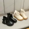 Botines Pequeños de Cuero Estilo Francés para Niñas 2026 Otoño/Invierno Nuevas Llegadas Moda Infantil Botas Martin Niños Medianos y Grandes Botines Cortos de Suela Suave