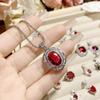 Colgante de camelia brillante de lujo con imitación de rubí, diseño medieval para mujer, colgante de corindón rojo para cena.