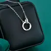 Collar Anillo Mobius de Moissanita para Mujer, Lujo Ligero Versátil Colgante de Anillo Doble de Plata de Ley S925 Cadena para Clavícula Joyería al por Mayor