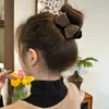 Grampo de Garra para Coque Alto Estilo Retrô para Cabelo Feminino 2024 Novo Outono Inverno Grampo de Cabelo de Lã Tricotada Acessório de Cabelo com Laço Penteadeira