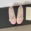 Sapatos femininos Chuyuji estilo francês com laço para aumentar a altura, novo modelo 2026, sapatos Mary Jane femininos, delicados e versáteis