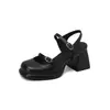 2023 Nuevo Verano Punta Cuadrada Microfibra Zapatos Británicos Hebilla Sandalias Huecas Sandalias de Tacón Alto Talla Grande 40-43 Comercio Exterior