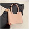 Bolsa Tote de Grande Capacidade Estilo Coreano Feminina Lançamento Moda Versátil Bolsa de Mão Bolsa de Ombro Única Simples de Nicho para Mulheres 2025 Primavera