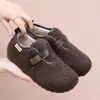 Invierno 2026 Nuevas Llegadas Zapatos Cálidos de Piel con Felpa para Mujer Cierre Mágico Completamente Cerrados Estilo Birkenstock Zapatos de Algodón sin Cordones Dropshipping