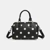 Bolso de Mano de Diseño de Nicho con Lunares para Mujer 2026 Nuevo Súper Caliente Bolso Tipo Bowling Bolso Cruzado Simple para el Trabajo y los Viajes