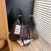 Bolso de Hombro Individual de Gama Alta, Nicho Retro, para Mujer, Nuevo Estilo Primavera 2026, Tote Grande de Gran Capacidad para Viaje, Bolso Cruzado