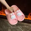 Sandálias de Verão Criativas Especiais DIY para Casais Roupa para Casa Resistente ao Desgaste Antiderrapante Sapatos de Banheiro Padrão de Flores Casal Pantufas de Desenho Animado para Casa