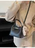 Bolsa Transfronteiriça Primavera 2026 Nova Versátil Casual de Alto Padrão Nicho Retrô Bolsa de Ombro Feminina Bolsa de Mão Bolsa de Balde