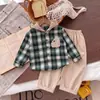 Stock Infantil Listo para Enviar Conjunto de Camisa a Cuadros con Capucha para Niños Pequeños y Niños Pequeños, Patchwork a Cuadros Manga Larga Casual Pantalón Largo Conjunto de Dos Piezas