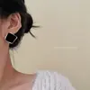 Pendientes Retro de Terciopelo Cuadrados con Aguja de Plata Nuevos para Otoño e Invierno para Mujer, Lujo Accesible, Gama Alta, Modernos, Pendientes Sencillos y Versátiles