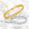 Pulsera de Pareja de Moda y Versátil con Diseño de Trébol de Cuatro Hojas, Joyería de Pulsera de Nicho con un Toque de Alta Gama, Accesorios de Mano Transfronterizos Europeos y Americanos