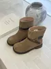 Botas Martin de sola grossa femininas 20260 ano temperamento moderno outono novo estilo moda versátil leve aumento de altura casuais botas curtas