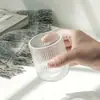 Vaso de Vidrio Transparente con Rayas Verticales de Color Natural para Agua, Enjuague Bucal, Cepillado de Dientes y Lavado; Taza Repujada para Hogares, Hoteles y Casas de Huéspedes
