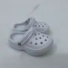 Comércio exterior transfronteiriço vendas domésticas Festival chaveiro pingente chinelos acessórios sapatos com furo pequeno sapatos pequenos fivela pingente de mochila