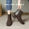 Botines Super Adelgazantes de Gamuza Marrón Francés para Mujer 2026 Nuevos Botines Pequeños de Tacón Grueso Otoño Invierno Chelsea Martin Boots