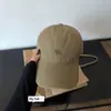 ¡Ladrones fuera del sombrero! Gorra de béisbol retro roja de tela suave ~ Preparación bi para mujeres coreanas ~ ¡Gorra pequeña para lucir en primavera y verano!