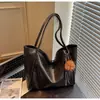 Bolso de Gran Capacidad para Mujer Otoño e Invierno Versátil 2025 Nuevo Bolso de Hombro de Cuero Suave Bolso Tote de Alta Calidad para el Trabajo y el Viaje
