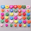 Cuentas de madera con forma de corazón y estampado de dibujos animados de amor, con cara sonriente, accesorios de joyería para niños, de moda coreana