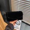 Bolso Pequeño Cuadrado Retro de Alta Gama para Mujer de Comercio Exterior, Nuevo de Moda Otoño e Invierno 2025, Bolso Versátil de Hombro Cruzado, Bolso para Teléfono Móvil