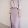SS STUDIO padrão vertical roxo em tom de cinza cintura alta sobre o joelho micro A cintura traseira elástica saia feminina suave e elegante