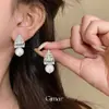 Pendientes minimalistas de estilo francés con pedrería brillante, encaje y perlas, que exudan un encanto regio y elegante, ofreciendo un toque de lujo discreto y versatilidad para mujer