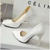 Zapatos de tacón alto con punta en punta, de una sola capa, con suela roja y tacón de aguja, para mujer.