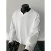 Camiseta blanca de manga larga con cuello en V para hombre, primavera, otoño, invierno, marca de moda, alta gama, casual, corte holgado, top pulóver de capa base