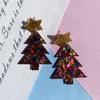 Brincos de acrílico de Natal de estilo europeu e americano transfronteiriços Cor simples Estrela Lantejoulas Brincos de árvore de Natal para mulheres