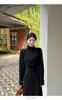 Suéter de punto para mujer con diseño de fruncido lateral y cuello alto, prenda interior de otoño e invierno, entallado a la cintura, adelgazante, top elegante 6378