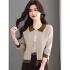 Novo top elegante color-block 2026, modelador e rejuvenescedor, com um visual sofisticado, cardigã de malha, suéter curto com zíper, peça de outer wear feminina