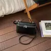 Bolso Cuadrado Pequeño con Patrón de Cocodrilo de Gama Alta Transfronterizo Nuevo Modelo 2026 Bolso de Mano de Comercio Exterior Bolso Simple para Lonchera Bolso de Hombro Cruzado
